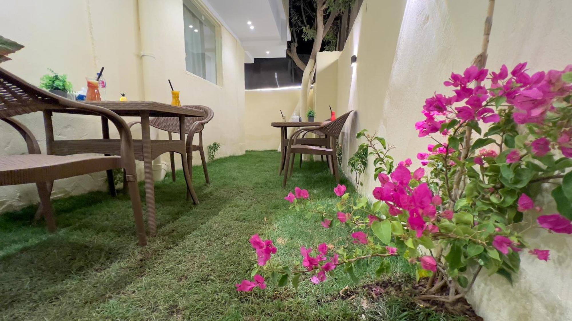 Pyramids Glory Inn Kafret el-Gabal Екстериор снимка