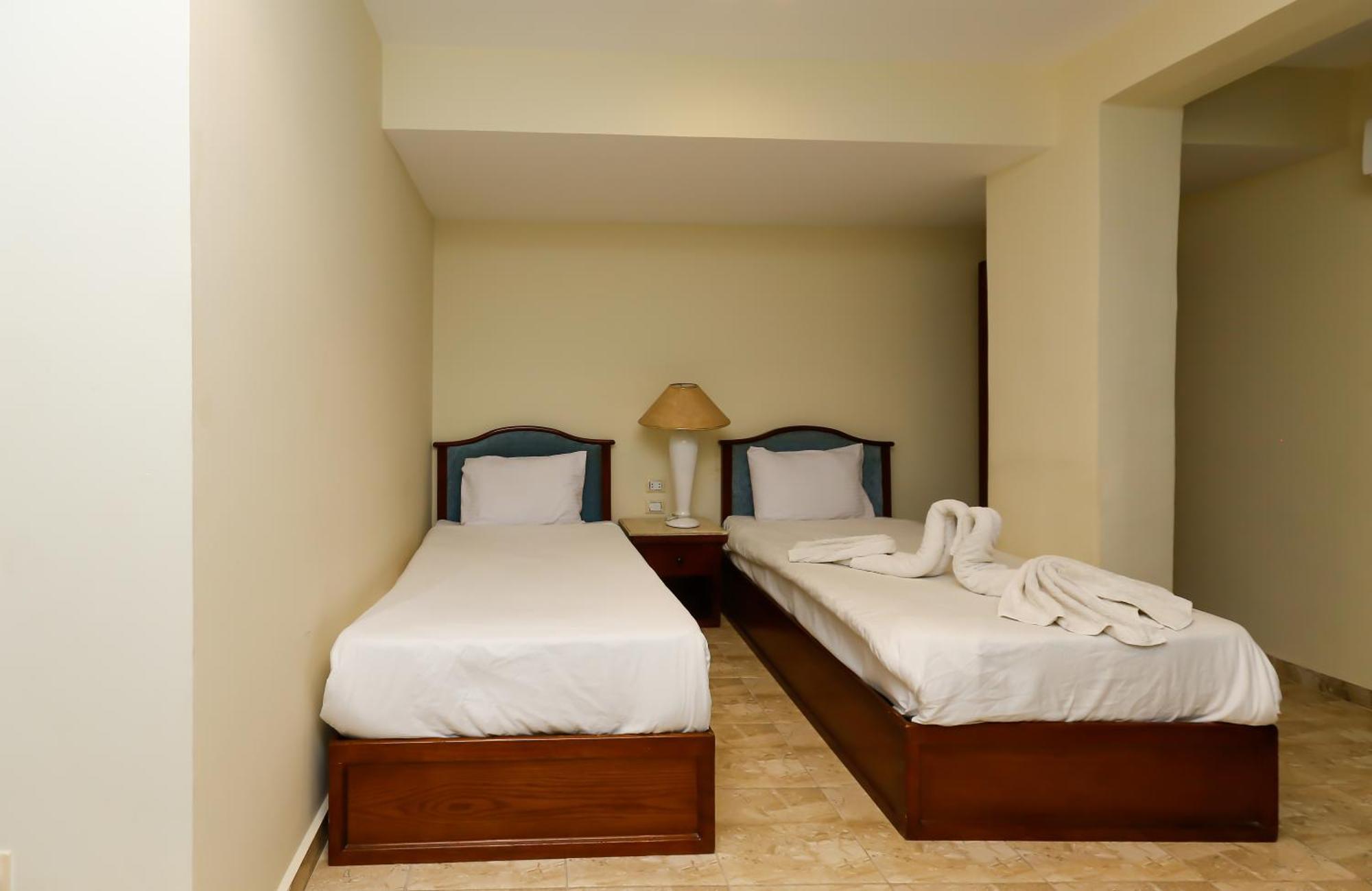 Pyramids Glory Inn Kafret el-Gabal Екстериор снимка